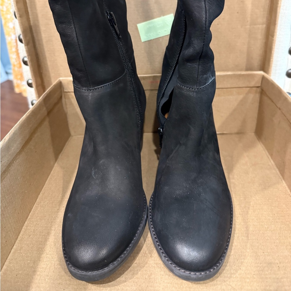 Lucky Brand Black Heeled Boots Sleek Design